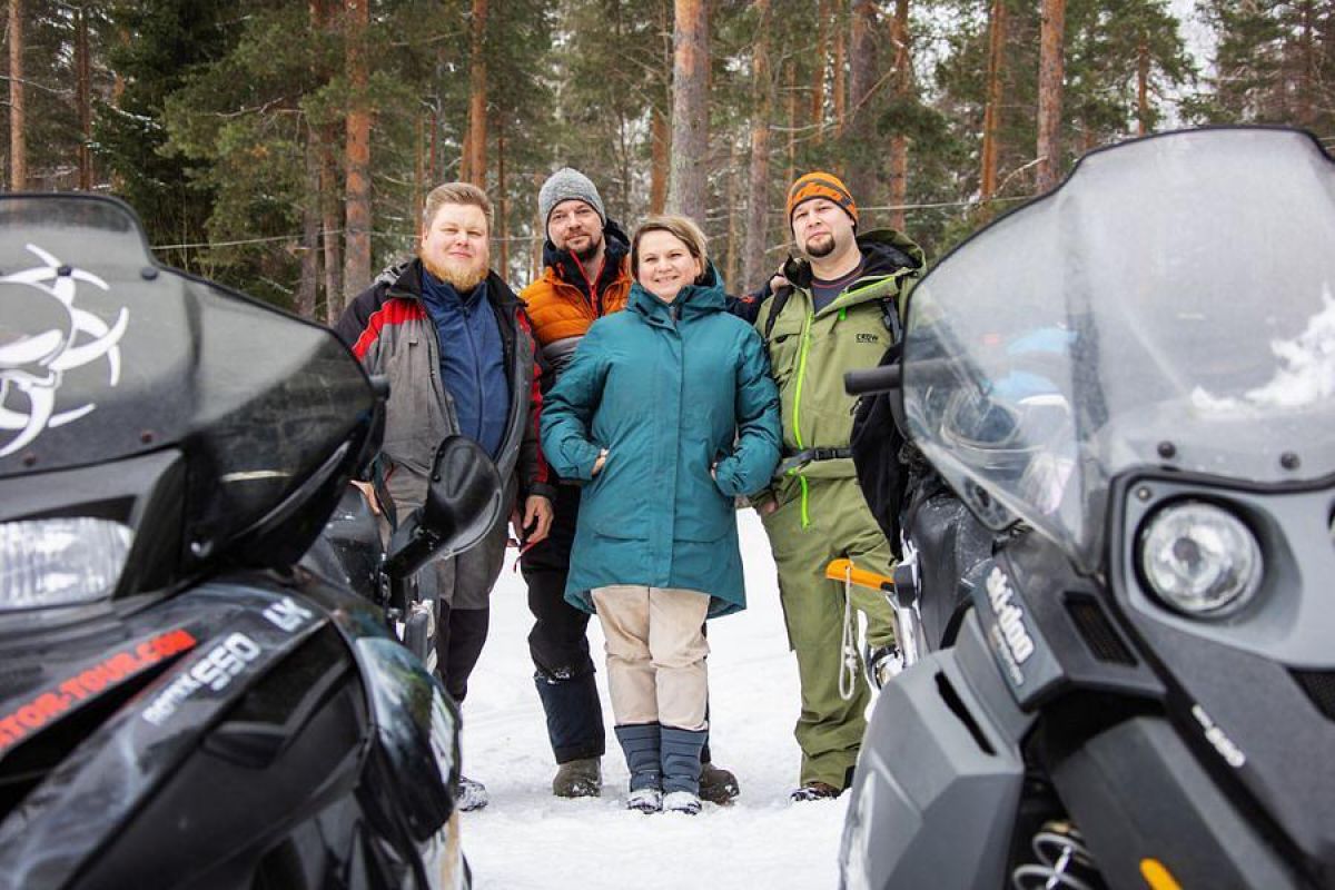 Путешествие на снегоходах на Вулкан Гирвас