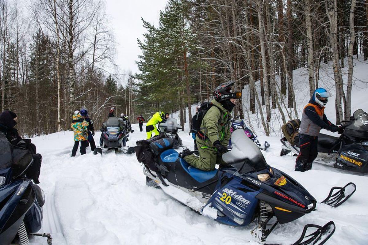 Путешествие на снегоходах на Вулкан Гирвас