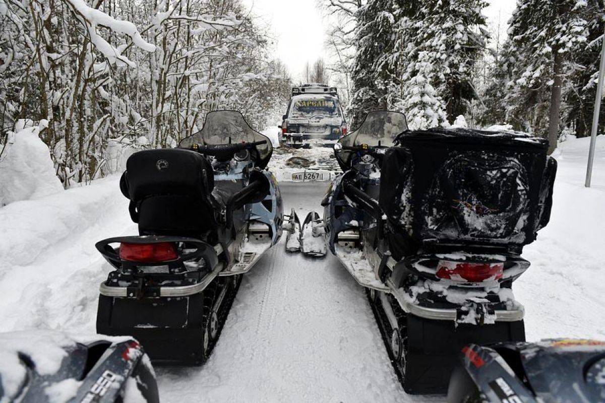 Сафари на снегоходах в Карелии