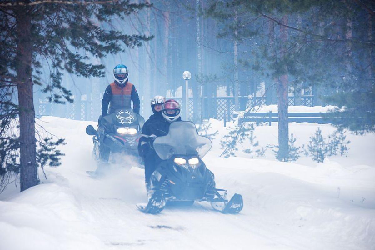 Путешествие на снегоходах на Вулкан Гирвас