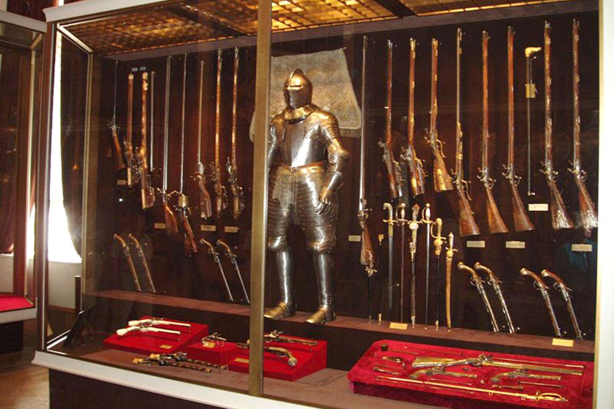 Оружейная Палата: "Тайна шапки Мономаха" пешеходная экскурсия (ГРУППОВАЯ)