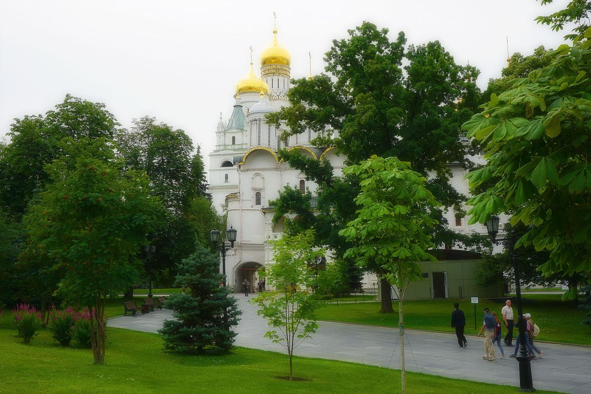 "Кремль: история и шедевры" пешеходная экскурсия по территории Московского Кремля и одному собору (ГРУППОВАЯ)