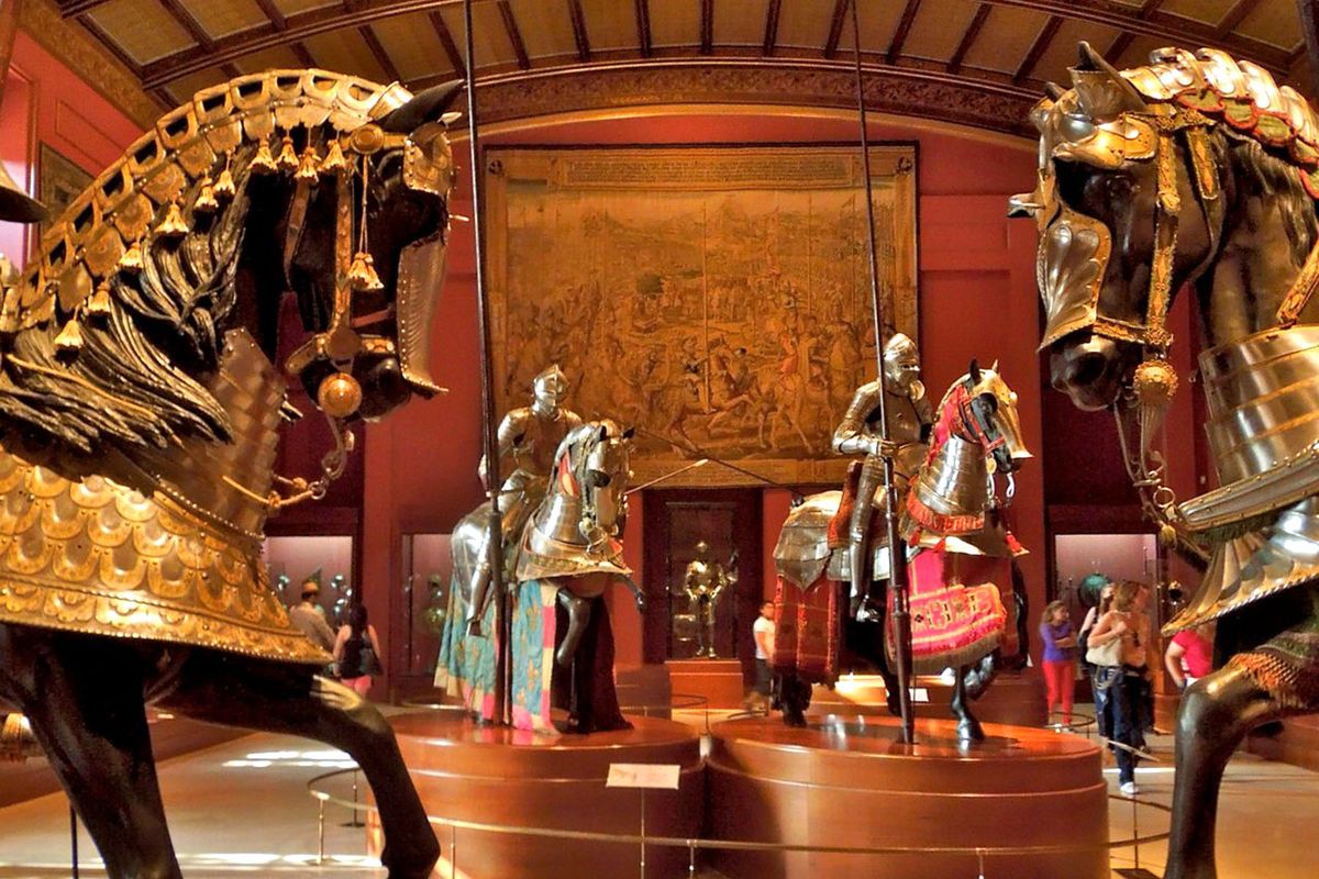 Оружейная Палата: "Тайна шапки Мономаха" пешеходная экскурсия (ГРУППОВАЯ)