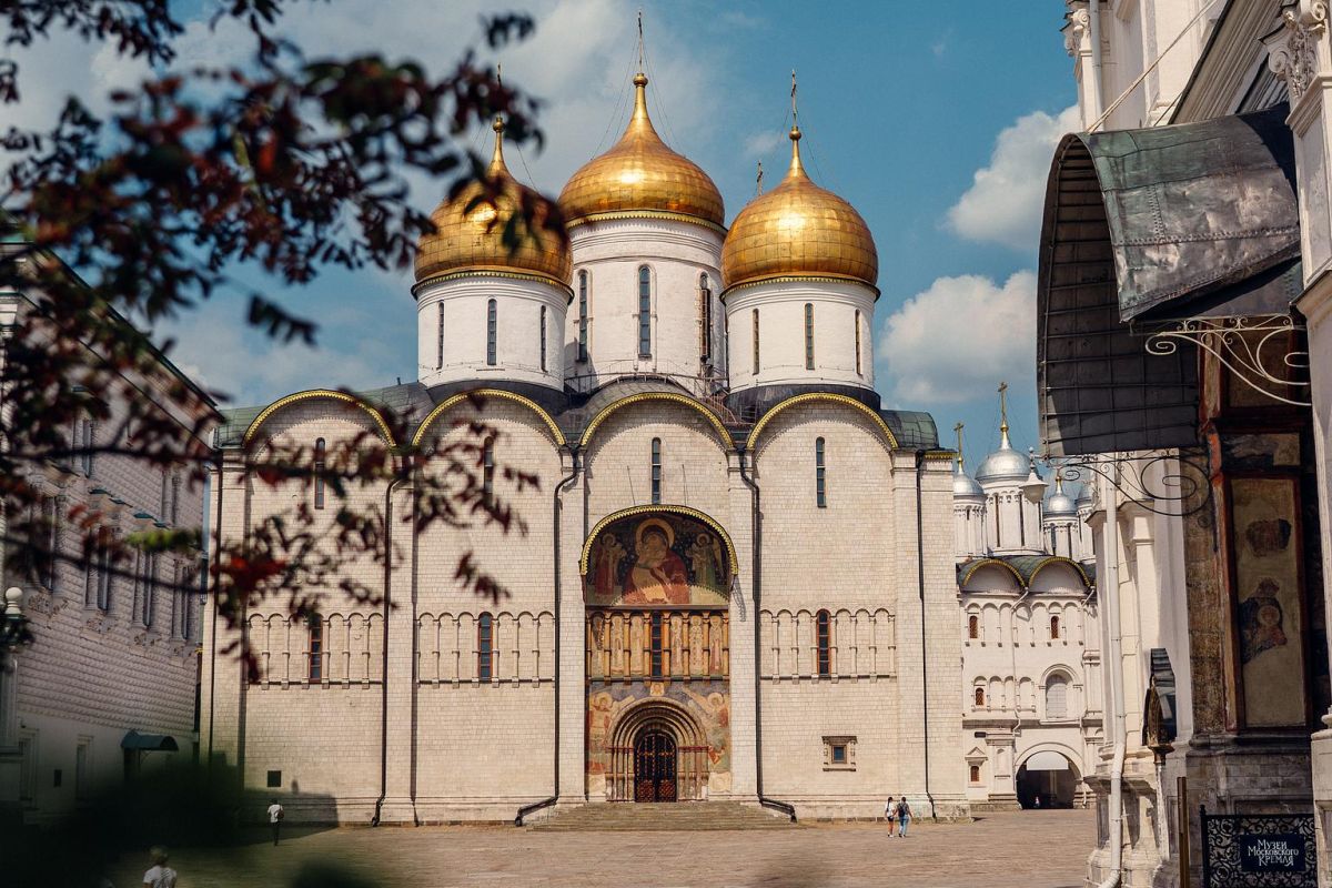 "Кремль: история и шедевры" пешеходная экскурсия по территории Московского Кремля и одному собору (ГРУППОВАЯ)