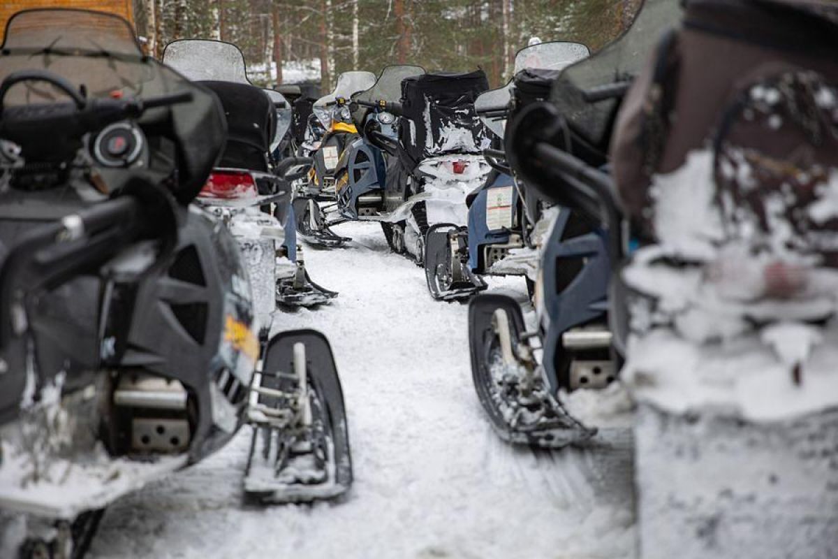 Снегоходный вираж в Карелии