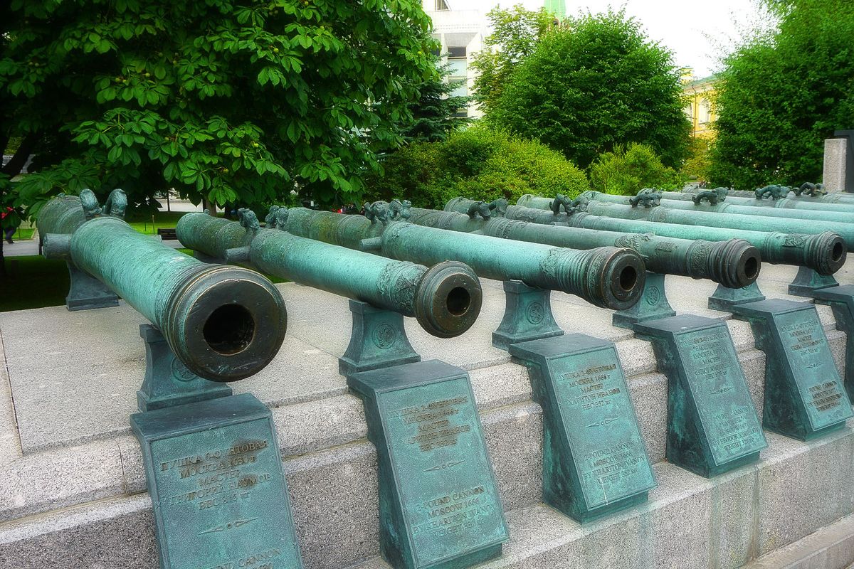 "Кремль: история и шедевры" пешеходная экскурсия по территории Московского Кремля и одному собору (ГРУППОВАЯ)