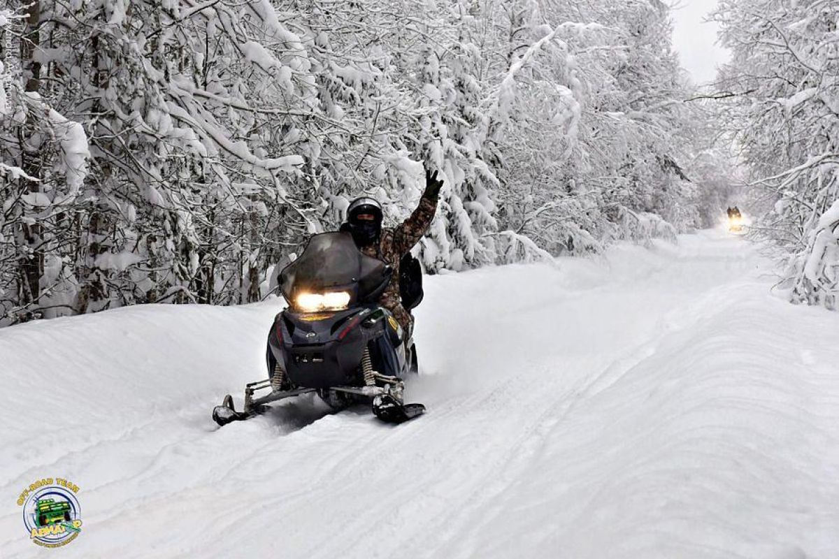 Сафари на снегоходах в Карелии