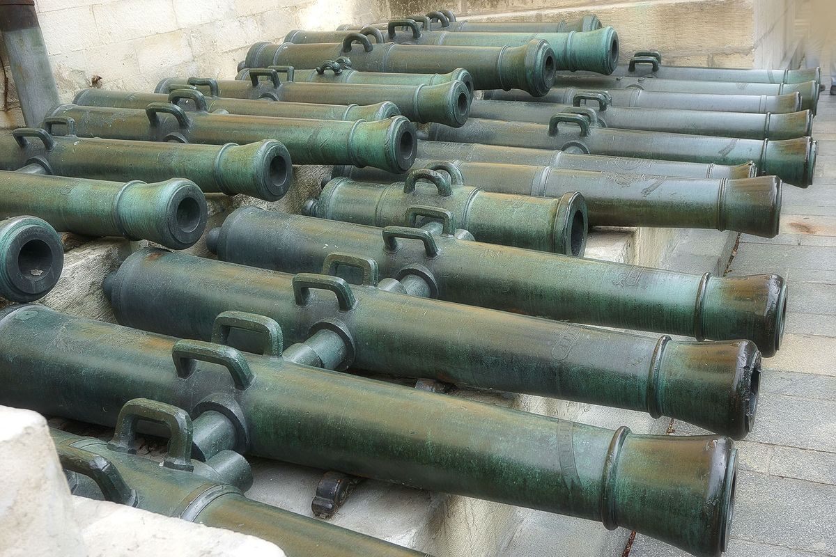 "Кремль: история и шедевры" пешеходная экскурсия по территории Московского Кремля и одному собору (ГРУППОВАЯ)