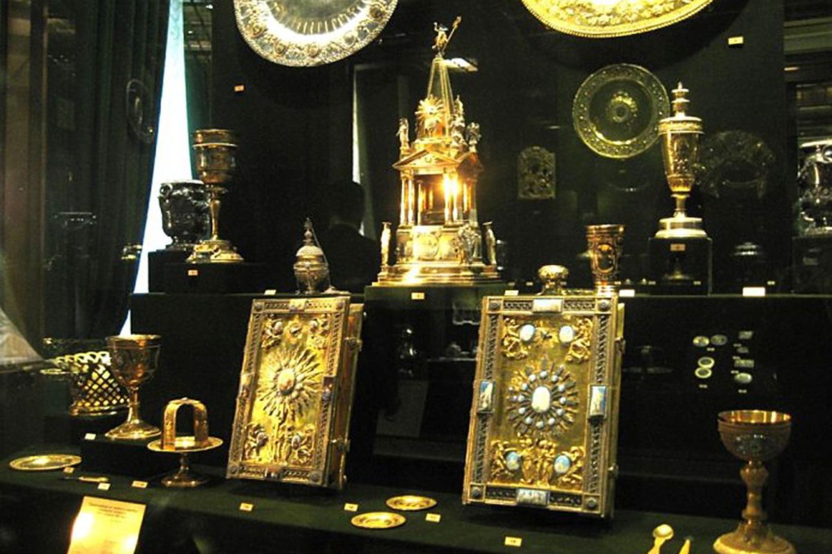 Оружейная Палата: "Тайна шапки Мономаха" пешеходная экскурсия (ГРУППОВАЯ)