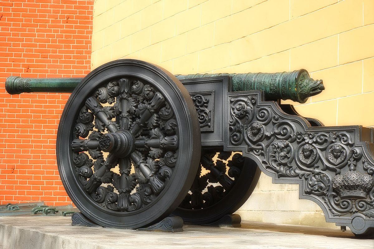 "Кремль: история и шедевры" пешеходная экскурсия по территории Московского Кремля и одному собору (ГРУППОВАЯ)