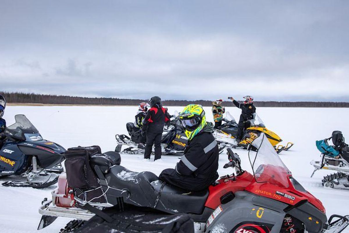 Путешествие на снегоходах на Вулкан Гирвас