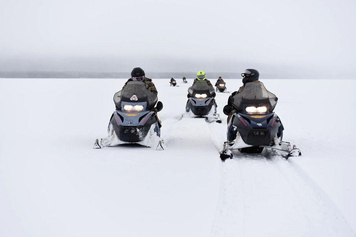 Сафари на снегоходах в Карелии