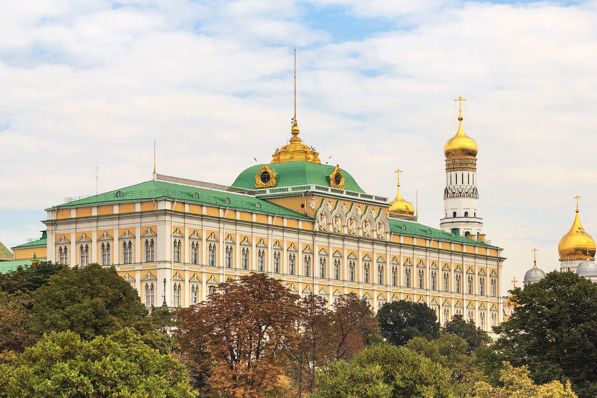 "Кремль: история и шедевры" пешеходная экскурсия по территории Московского Кремля и одному собору (ГРУППОВАЯ)