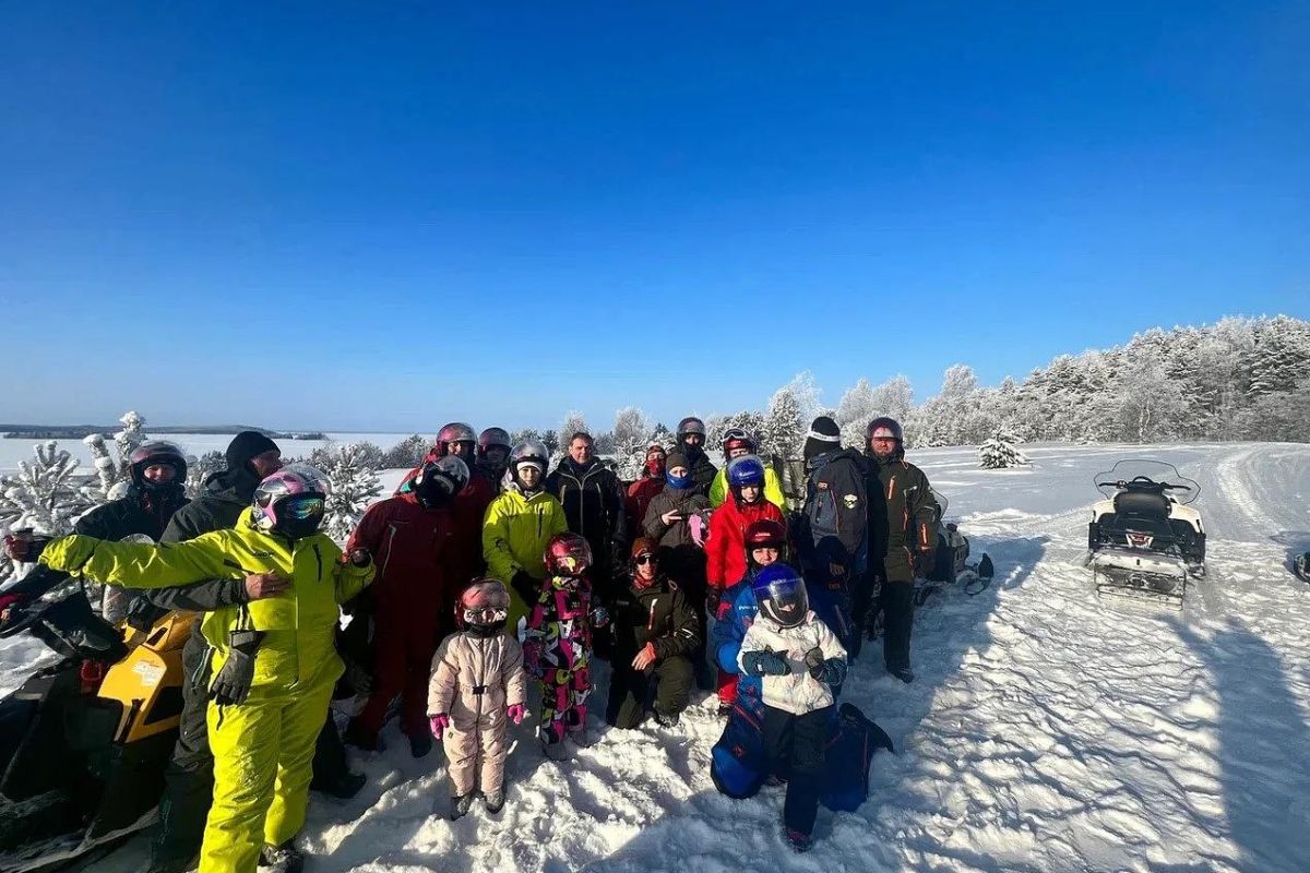 Приключение на снегоходах с пикником