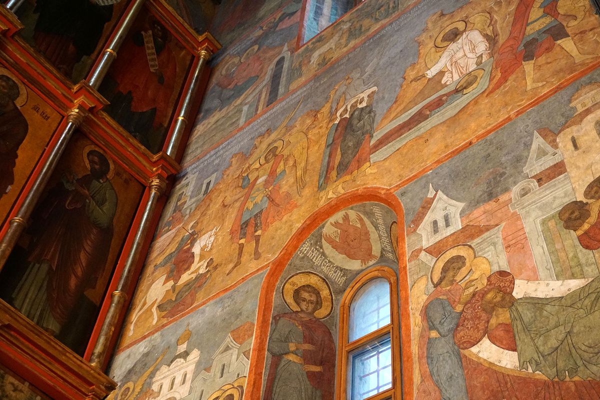 "Кремль: история и шедевры" пешеходная экскурсия по территории Московского Кремля и одному собору (ГРУППОВАЯ)