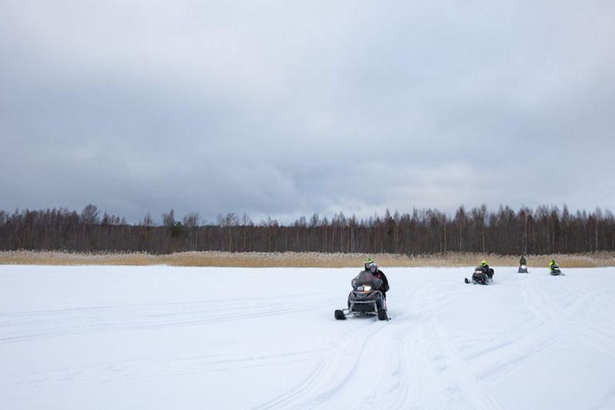 Путешествие на снегоходах на Вулкан Гирвас