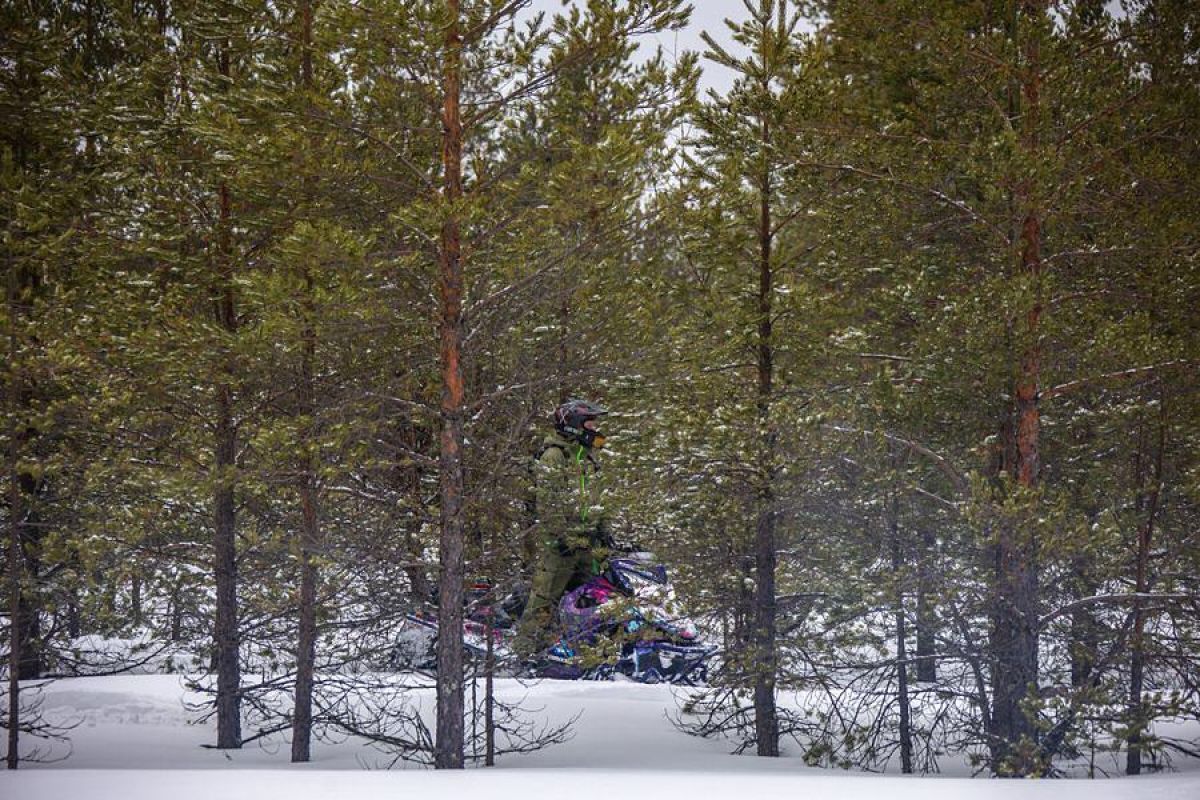 Путешествие на снегоходах на Вулкан Гирвас