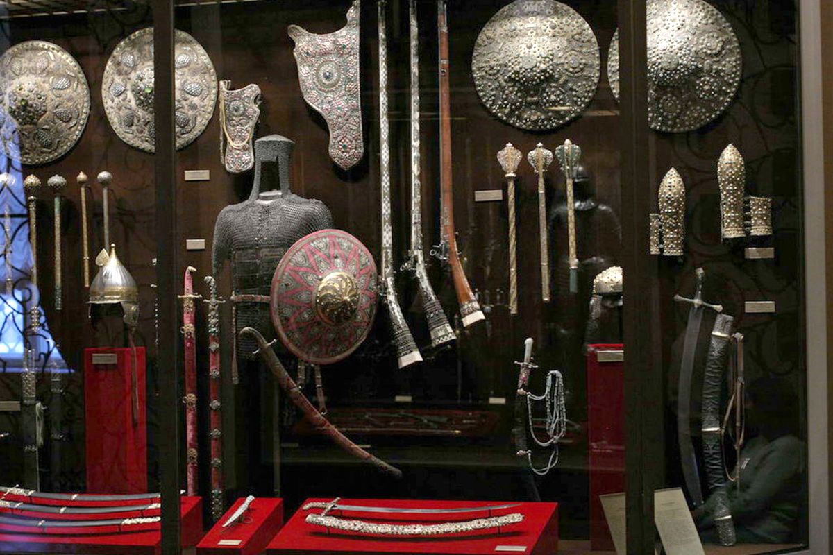 Оружейная Палата: "Тайна шапки Мономаха" пешеходная экскурсия (ГРУППОВАЯ)