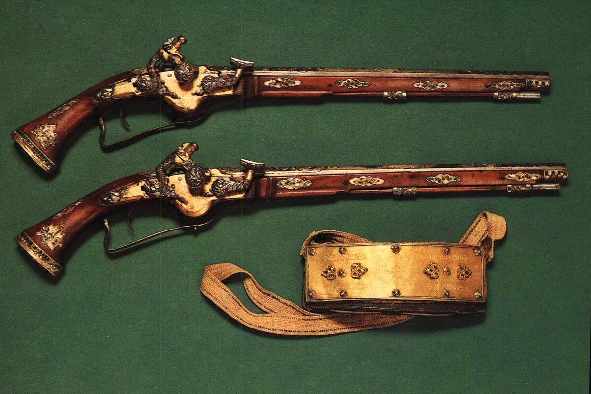 Оружейная Палата: "Тайна шапки Мономаха" пешеходная экскурсия (ГРУППОВАЯ)