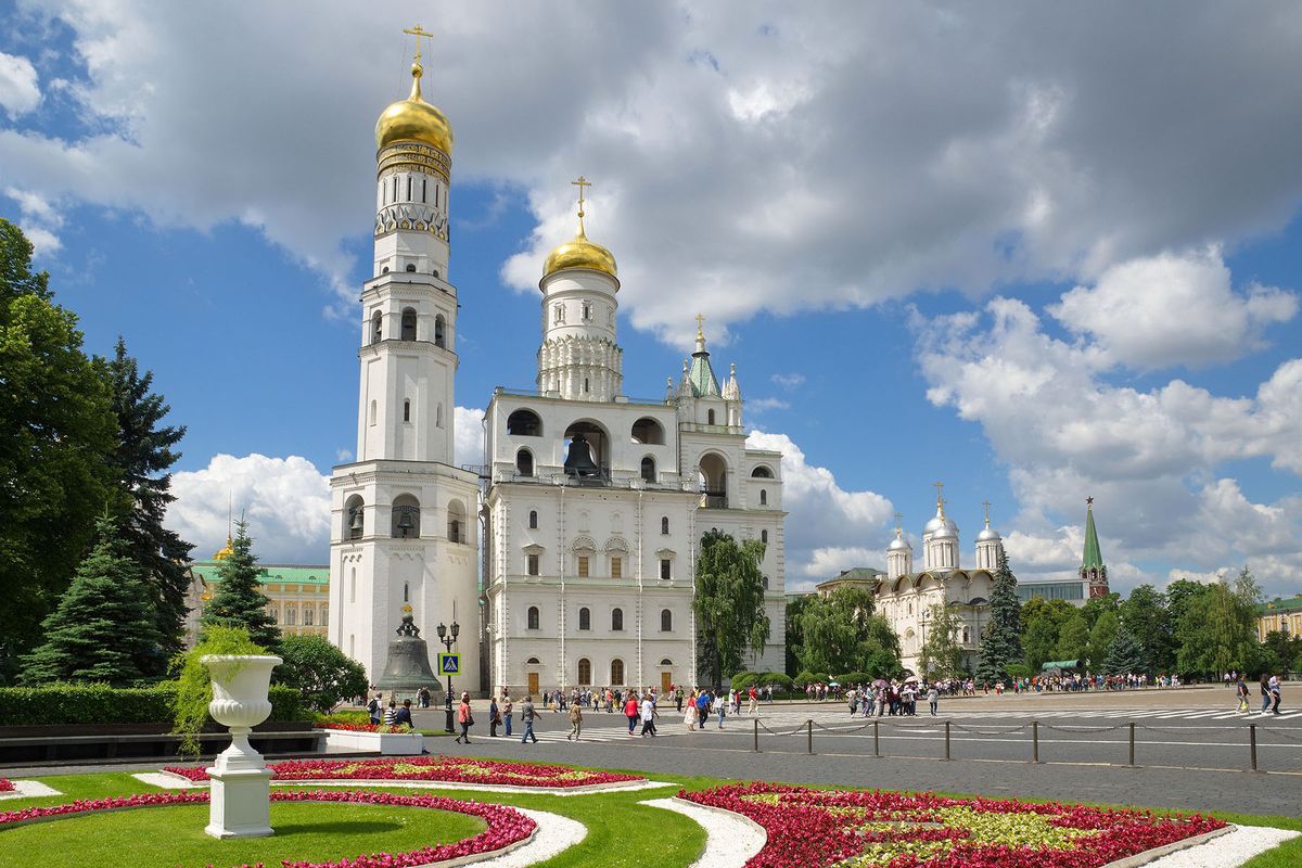 "Кремль: история и шедевры" пешеходная экскурсия по территории Московского Кремля и одному собору (ГРУППОВАЯ)