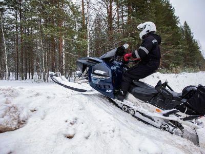 Сафари на снегоходах в Карелии
