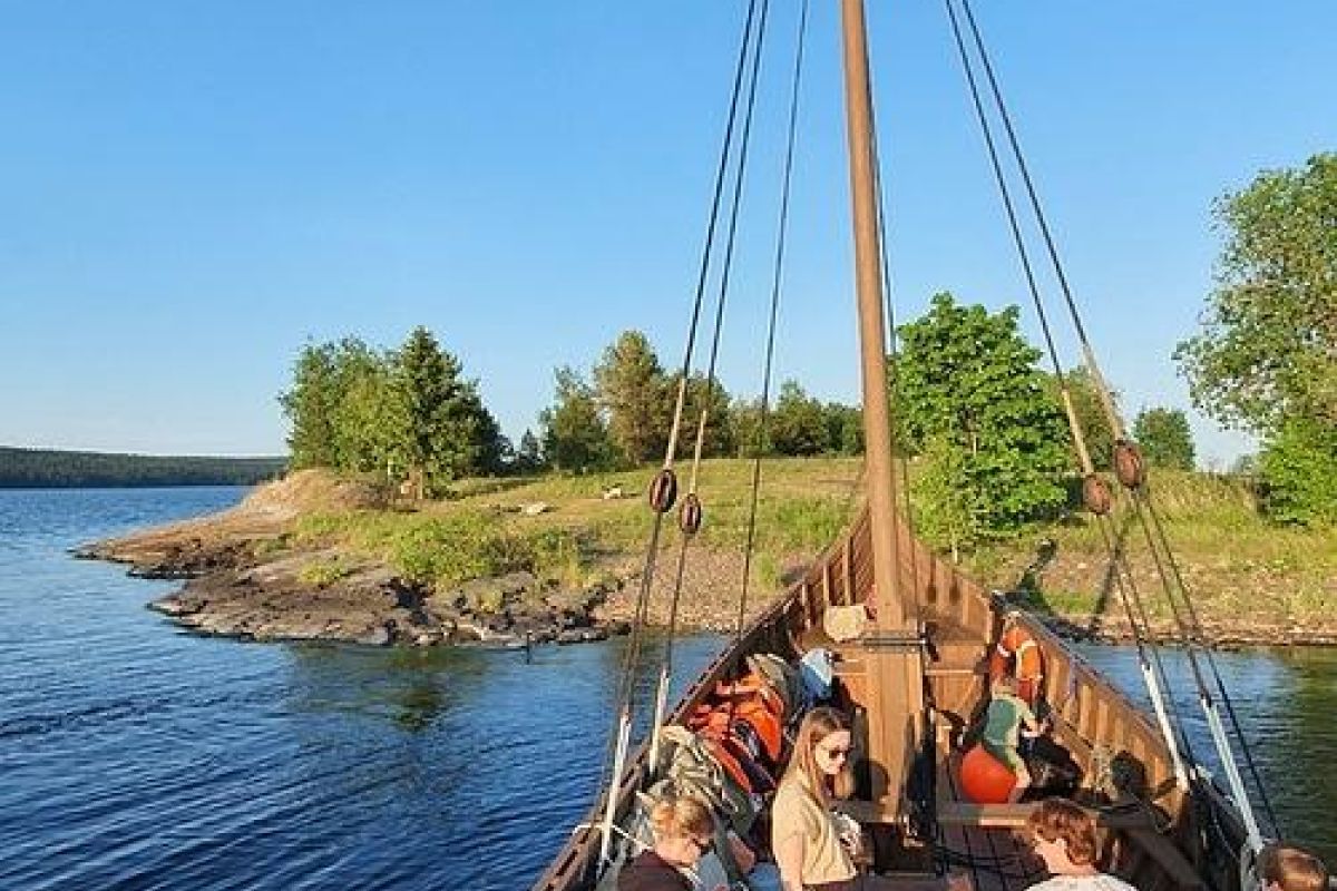 Прогулка на ладье Хийси на остров Лой