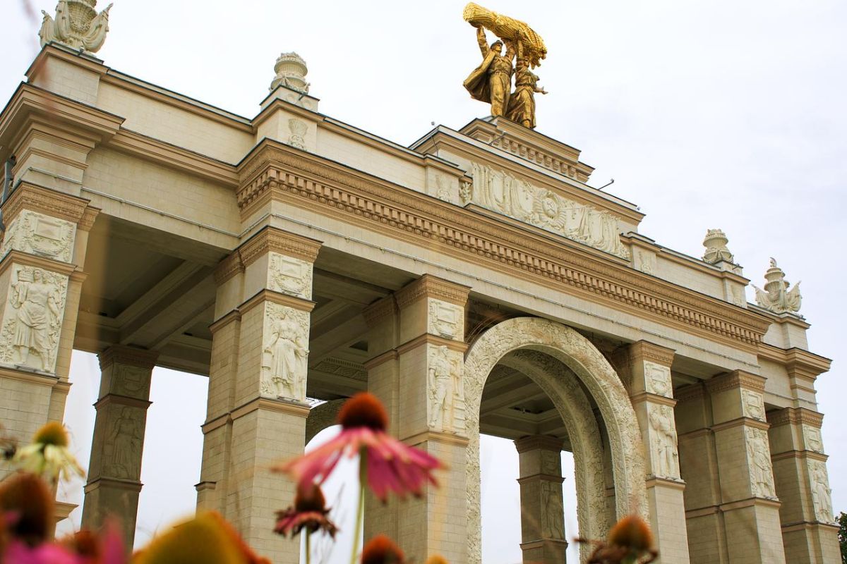 ⚡ "ВДНХ: Традиции и современность"  - пешеходная экскурсия (ГРУППОВАЯ)