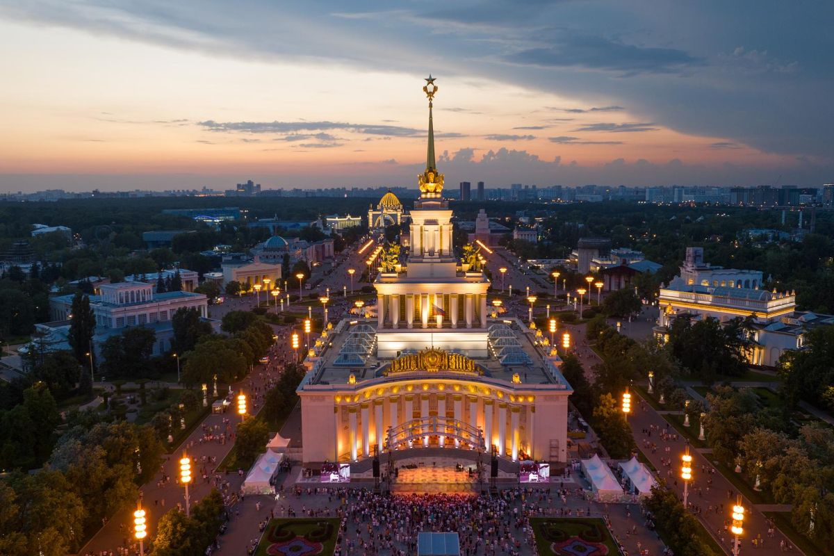 ⚡ "ВДНХ: Традиции и современность"  - пешеходная экскурсия (ГРУППОВАЯ)