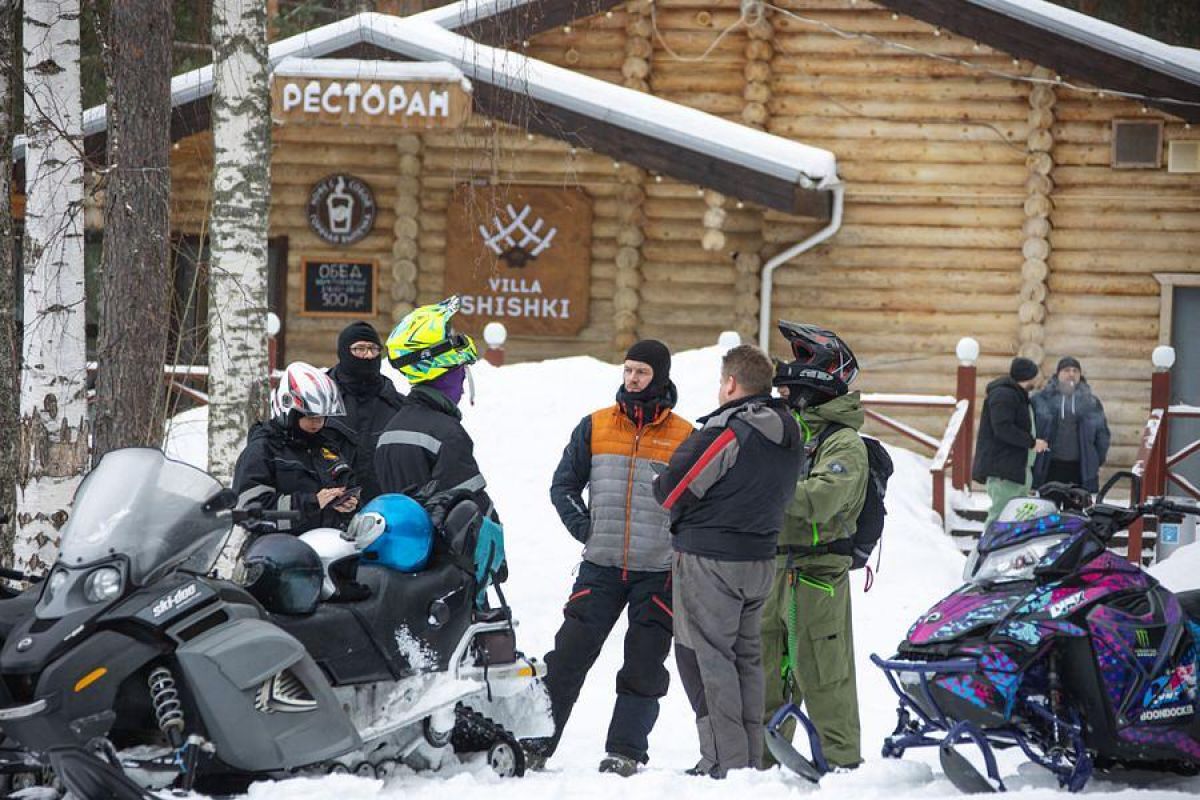 Путешествие на снегоходах на Вулкан Гирвас